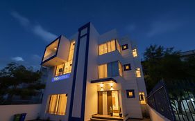 Fabhotel Oyster Villa